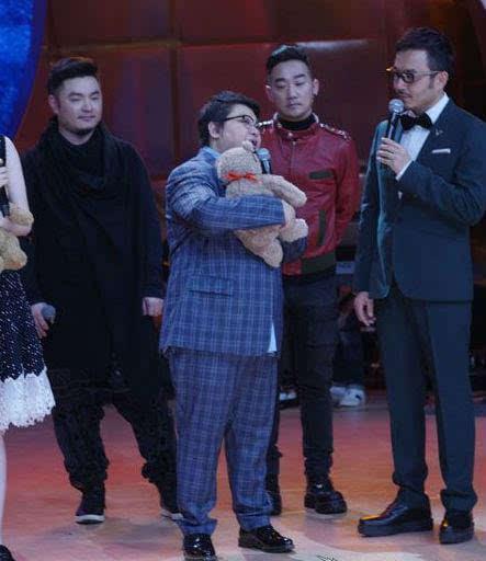 韩红爆料的故事视频大全,那些令人动容的故事瞬间  第1张